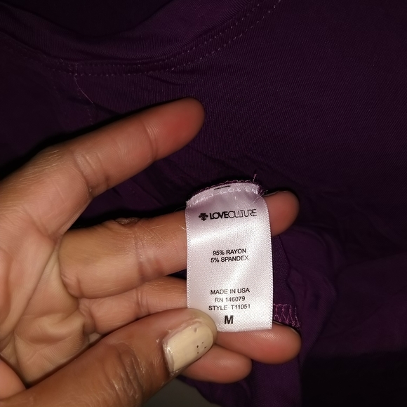 Love culture purple crop top with opening - Picture 4 of 4